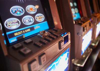 Скачать игровые автоматы novomatic multi gaminator как играть в карты флирт